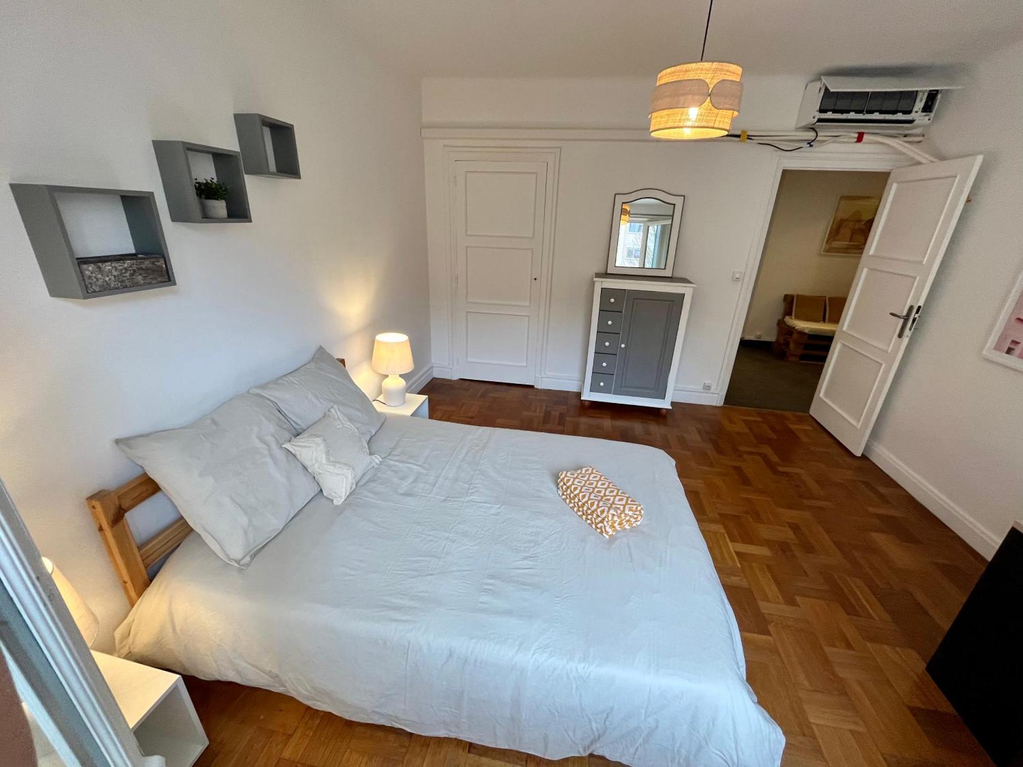 Suite Corneille Lyon Exterior photo